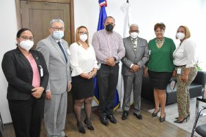 Director de Pensiones recibe comisión de ADOPA