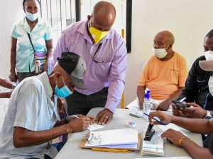 La dirección General de Jubilaciones y Pensiones, continúa con el pago a miles de trabajadores portuarios pensionados mediante cheques, iniciativa realizada a los fines de llevar el control y fiscalización de pagos a pensionados y jubilados de esa institución oficial.
