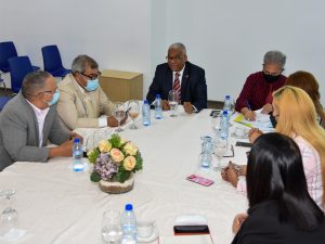 Director General de Jubilaciones y Pensiones recibe una comisión del CMD