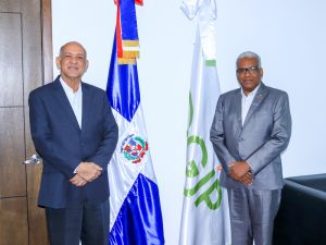 El director general de Jubilaciones y Pensiones a Cargo del Estado, licenciado Juan Rosa, recibió este lunes en su despacho al director de los Centros Tecnológicos Comunitarios (CTC), licenciado Isidro Torres.