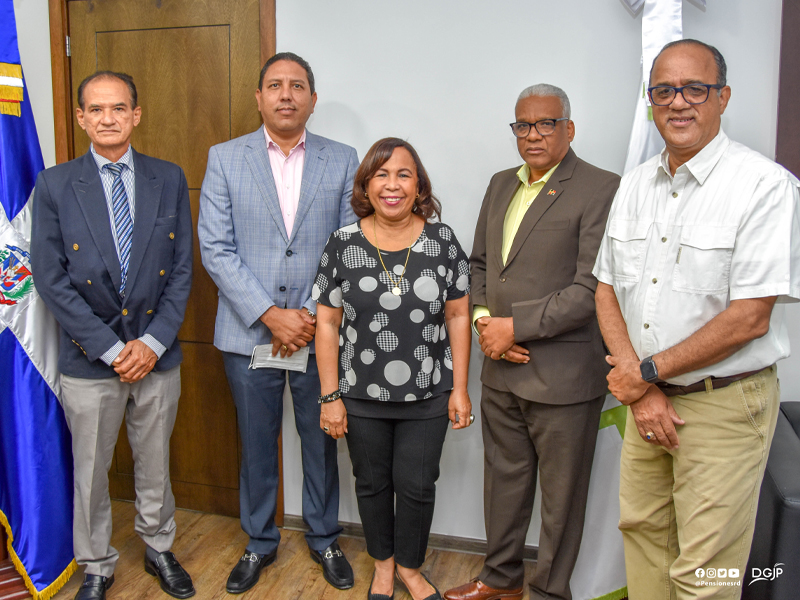 Director general de Jubilaciones y Pensiones recibe visita Junta de Vecinos del Sector Miraflores