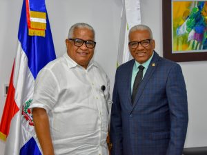 El director general de Jubilaciones y Pensiones, licenciado Juan Rosa, recibió en su despacho al director general de Participación Comunitaria del Ministerio de Educación, Pablo Miguel Ramírez Ogando.