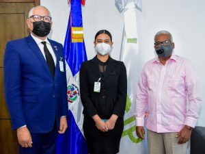 El director general de la Dirección General de Jubilaciones y Pensiones a Cargo del Estado (DGJP), licenciado Juan Rosa, recibió en su despacho la visita de cortesía del doctor Pedro Richardson, director ejecutivo de la Federación Dominicana de Distritos Municipales (FEDODIM).