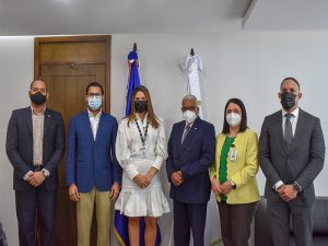 El director general de la Dirección General de Jubilaciones y Pensiones a Cargo del Estado (DGJP), licenciado Juan Rosa, recibió en su despacho la visita de cortesía del señor Evelio Paredes, coordinador general de gabinete del Instituto Nacional de la Vivienda (INVI).