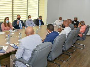 El director general de Jubilaciones y Pensiones a Cargo del Estado (DGJP), licenciado Juan Rosa, recibió la visita del director ejecutivo del Instituto Nacional de Bienestar Magisterial.