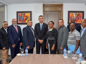 Dirección de Jubilaciones y Pensiones recibe comisión de policías retirados y explica cómo funciona el trámite de pensiones