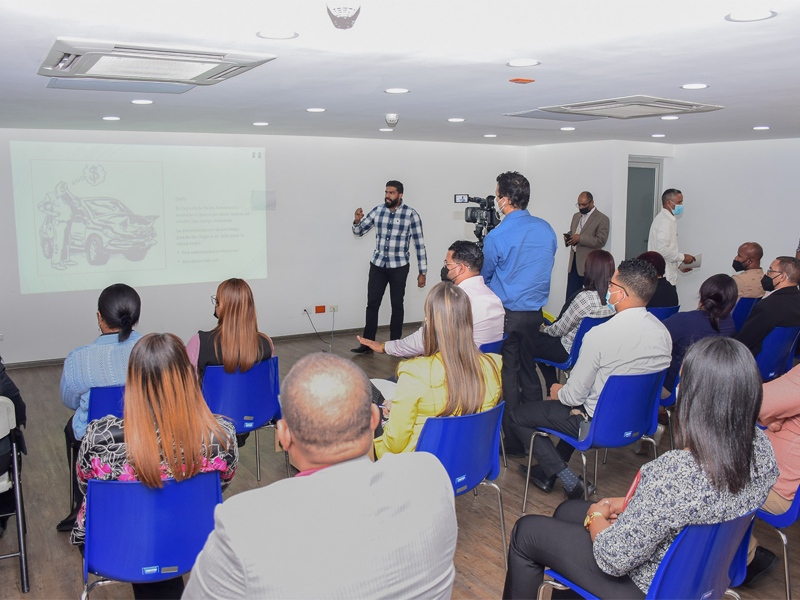 Colaboradores de la Dirección General de Jubilaciones y Pensiones a Cargo del Estado (DGJP), recibieron una charla sobre Seguridad Industrial y Salud Ocupacional (SISO), en la cual recibieron importantes instrucciones de como proceder en situaciones donde se vea afectada su seguridad ocupacional.