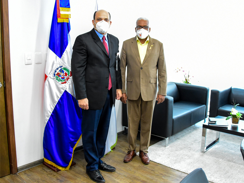 Director de jubilaciones y pensiones recibe visita del Consultor Jurídico del 9-1-1 Director de jubilaciones y pensiones recibe visita del Consultor Jurídico del 9-1-1