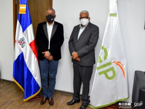 El director General de Jubilaciones y Pensiones, licenciado Juan Rosa, recibió en su despacho al cónsul general de la República Dominicana en Madrid, España, Tomás Ovispo Ogando.