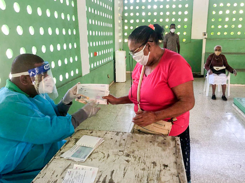 La Dirección General de Jubilaciones y Pensiones reinicia pagos de pensiones solidarias, mediante cheques.