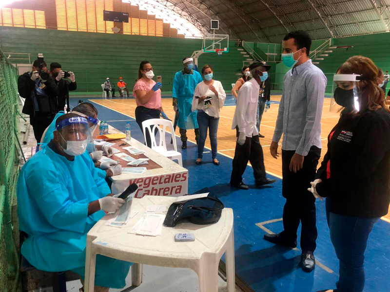 Directores de la DGJP y la DIGEPEP supervisan el pago de pensiones solidarias en San Cristóbal.