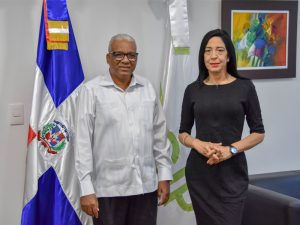 Licenciado Juan Rosa, recibió este miércoles en su despacho la visita de cortesía de la licenciada Margarita Rodriguez, directora regional Ozama Metropolitana del Instituto Nacional de Tránsito y Transporte Terrestres (INTRAN) .