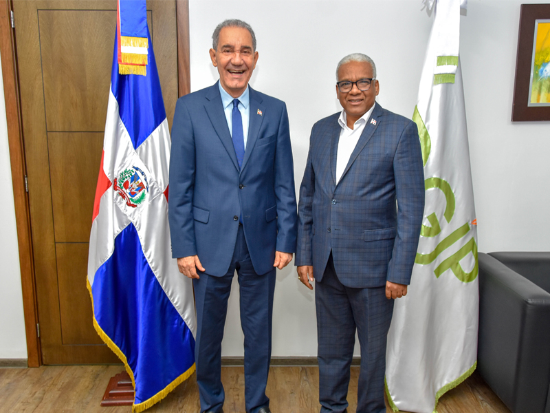 Juan Rosa director general de Pensiones recibe la visita de ministro del Mescyt García Fermín