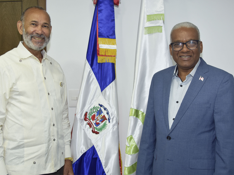 Licenciado Juan Rosa recibe visita del director de INABIE