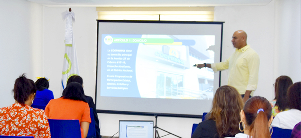 Empleados de la DGJP participan en jornada sobre beneficios de Cooperativa de Hacienda
