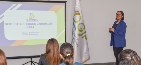 Dirección General de Jubilaciones y Pensiones imparte charla sobre Seguro de Riesgos Laborales