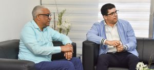 Director Pensiones recibe al pastor Dío Astacio