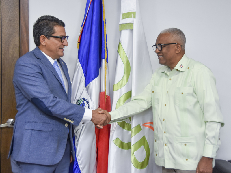 Director general de la DGJP recibe visita diputado de ultramar en Europa López Peña