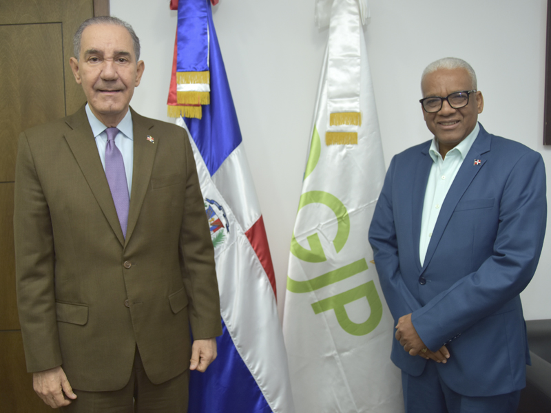 El director general de Jubilaciones y Pensiones, licenciado Juan Rosa, recibió la visita de cortesía del  doctor Franklin García Fermín, Ministro de Educación Superior, Ciencia y Tecnología ( MESCYT), en la sede central de la DGJP.