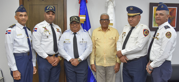 Director General de Jubilaciones y Pensiones recibe presidente de la Unión Nacional de Bomberos (UNABOM)