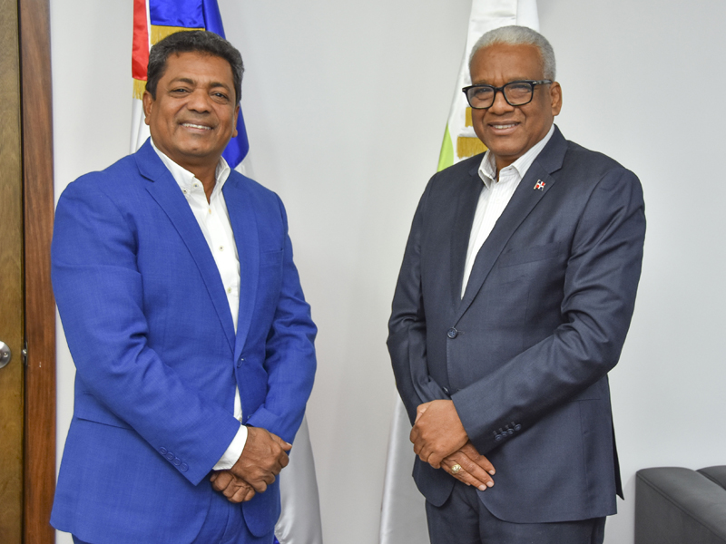 Lic. Juan Rosa y Yúnior Santo