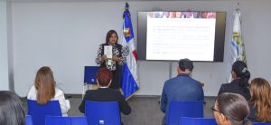 La dirección general de Jubilaciones y Pensiones a Cargo del Estado en coordinación con el Consejo Nacional de la Persona Envejeciente (CONAPE) impartió a sus colaboradores la charla “Trato Digno al Adulto Mayor.