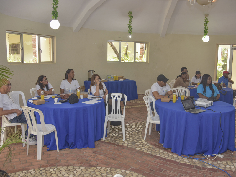 Colaboradores de la División de Comunicaciones y Protocolo.