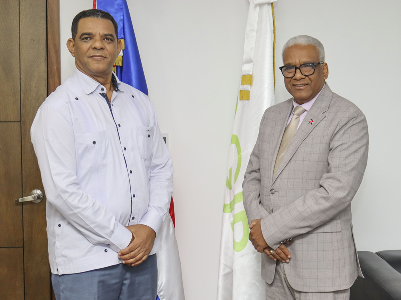 Licenciado Juan Rosa sostuvo un encuentro con el director general de Minería, ingeniero Rolando Muñoz Mejía, con quien abordó temas en común para ambas partes.