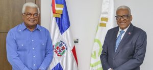 El director general de Jubilaciones y Pensiones a Cargo del Estado (DGJP), licenciado Juan Rosa, recibió en su despacho al director general de Bienes Nacionales y del Consejo Estatal del Azúcar (CEA), doctor Rafael Burgos Gómez.