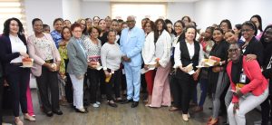 La Dirección General de Jubilaciones y Pensiones a Cargo del Estado (DGJP), encabezada por el licenciado Juan Rosa, conmemoró el Día de las Madres con un emotivo agasajo especialmente dedicado a las progenitoras que forman parte de la institución.