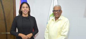 El director general de Jubilaciones y Pensiones a Cargo del Estado (DGJP), licenciado Juan Rosa, recibió la visita de la diputada electa por la circunscripción número 3 del Distrito Nacional, Melina Sánchez, encuentro en el cual abordaron temas afines.