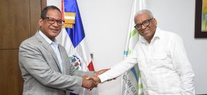 El director general de Jubilaciones y Pensiones a Cargo del Estado (DGJP), licenciado Juan Rosa, recibió este martes visita de cortesía del director de la Reserva de la Policía Nacional, doctor Hilario González González, encuentro en el cual abordaron temas afines para ambos organismos.