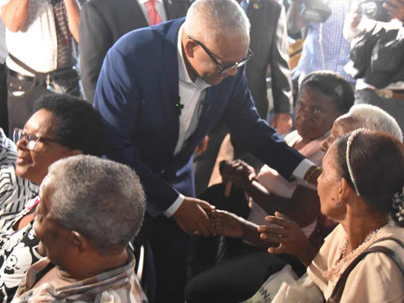 El director general de Jubilaciones y Pensiones a Cargo del Estado (DGJP), licenciado Juan Rosa, dijo que esa institución      no es un depósito de personas mayores, sino un lugar donde se trata con dignidad tanto a los adultos mayores como a los beneficiarios de pensiones por discapacidad y pensiones solidarias, al tiempo que manifestó que en estos cuatro años han sido otorgadas 59,703 nuevas pensiones de ese tipo.   