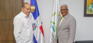 El director general de Jubilaciones y Pensiones a Cargo del Estado, licenciado Juan Rosa, recibió la mañana de este jueves en su despacho al asesor honorifico del presidente Luis Abinader, empresario Emilio Arcedo Reyes, con quien intercambio diferentes temas en común para ambas partes.