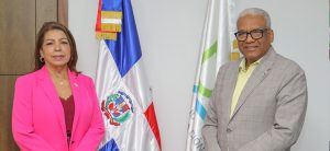 El director general de Jubilaciones y Pensiones, licenciado Juan Rosa, recibió en su despacho la visita de cortesía de la presidenta del Consejo Nacional para la Niñez y la Adolescencia (CONANI), licenciada Ligia Jeannette Pérez Peña, con quien trató diversos temas de interés común.