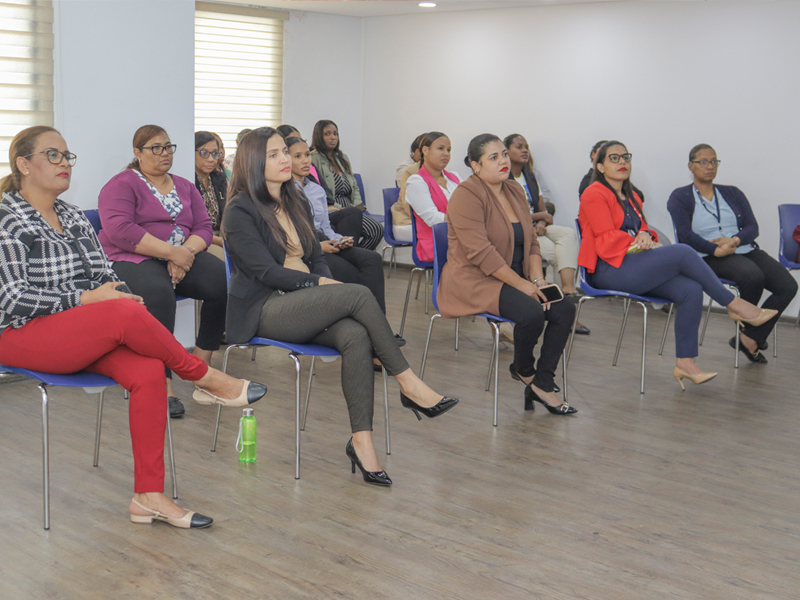 Con el compromiso de fomentar la salud y el bienestar entre sus colaboradores, la Dirección General de Jubilaciones y Pensiones a Cargo del Estado (DGJP), organizó una charla informativa sobre la prevención del cáncer cérvico uterino. Esta iniciativa busca crear conciencia sobre la importancia de la detección temprana y las prácticas preventivas para reducir el impacto de esta enfermedad en la población.