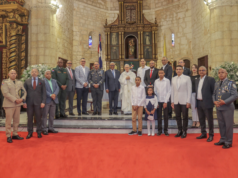 La Dirección General de Jubilaciones y Pensiones a Cargo del Estado (DGJP) celebró su 18 aniversario con varias actividades que tuvieron como evento central, una misa de acción de gracias en la Catedral Primada de América. Durante el acto, encabezado por su director general, licenciado Juan Rosa, se resaltaron los grandes avances alcanzados en materia de modernización, justicia y transparencia bajo su gestión. La Dirección General de Jubilaciones y Pensiones a Cargo del Estado (DGJP) celebró su 18 aniversario con varias actividades que tuvieron como evento central, una misa de acción de gracias en la Catedral Primada de América. Durante el acto, encabezado por su director general, licenciado Juan Rosa, se resaltaron los grandes avances alcanzados en materia de modernización, justicia y transparencia bajo su gestión.