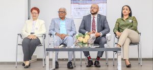 En el marco del cierre de campaña de la Comisión de Integridad Gubernamental y Cumplimiento Normativo de la Dirección General de Jubilaciones y Pensiones (DGJP), el director general destacó los avances logrados durante su gestión, subrayando el compromiso con la transparencia y la recuperación de la credibilidad institucional. Al ofrecer las palabras centrales, el director general, licenciado Juan Rosa expresó que desde su llegada al cargo, ha enfrentado desafíos para cambiar la percepción de que las instituciones públicas son medios para obtener beneficios personales. “Desde el inicio, asumimos el reto de combatir pretensiones que consideraban estas entidades como plataformas para el enriquecimiento, no solo desde sus líderes, sino también desde elementos colaterales”, afirmó.