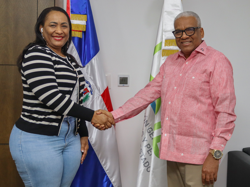 El director general de Jubilaciones y Pensiones a Cargo del Estado, licenciado Juan Rosa, recibió en su despacho la visita de cortesía de la cónsul dominicana en Valencia, la señora Gloria Claritza Guevara Arboleda, con el fin de estrechar los lazos de hermandad e impactar de manera positiva en la diáspora. El director general de Jubilaciones y Pensiones a Cargo del Estado, licenciado Juan Rosa, recibió en su despacho la visita de cortesía de la cónsul dominicana en Valencia, la señora Gloria Claritza Guevara Arboleda, con el fin de estrechar los lazos de hermandad e impactar de manera positiva en la diáspora.