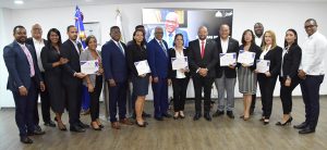 La Dirección General de Jubilaciones y Pensiones a Cargo del Estado (DGJP), presentó los resultados del T4 correspondiente al cuarto trimestre octubre-diciembre de 2024, alcanzando una puntuación de un 99.50% en la evaluación de logros institucionales, con más del 90% de las metas cumplidas, según el Seguimiento y Monitoreo del Plan Operativo Anual (POA). El director general de la institución, licenciado Juan Rosa, expresó su satisfacción por los resultados obtenidos y felicitó a los colaboradores y ganadores por su alto rendimiento. Rosa informó que la ejecución presupuestaria alcanzó un 99% en pensiones y un 96.47% en el ámbito administrativo.