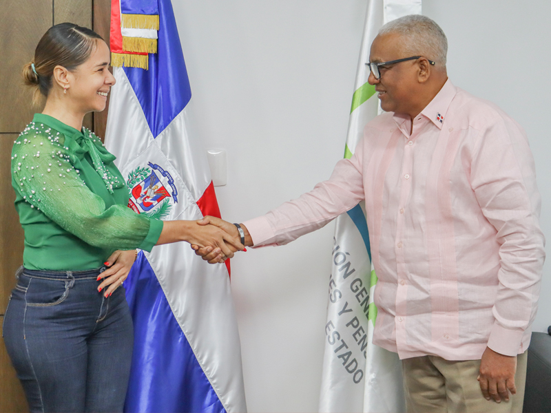 El director general de Jubilaciones y Pensiones, licenciado Juan Rosa, recibió en su despacho a la directora del Distrito Municipal San Luis, señora Wendy Cepeda, en una visita de cortesía destinada a fortalecer la colaboración entre ambas instituciones en beneficio de la comunidad. El director general de Jubilaciones y Pensiones, licenciado Juan Rosa, recibió en su despacho a la directora del Distrito Municipal San Luis, señora Wendy Cepeda, en una visita de cortesía destinada a fortalecer la colaboración entre ambas instituciones en beneficio de la comunidad.
