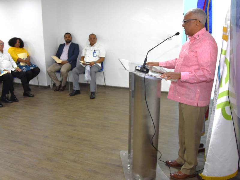 Juan Rosa y Guerrero abordaron sus consideraciones durante la charla titulada “Manejo Estratégico para una Comunicación Efectiva", dirigida a encargados y coordinadores de las distintas áreas departamentales, con el objetivo de fortalecer la comunicación interna y externa de la institución y promover buenas prácticas para una gestión eficiente.