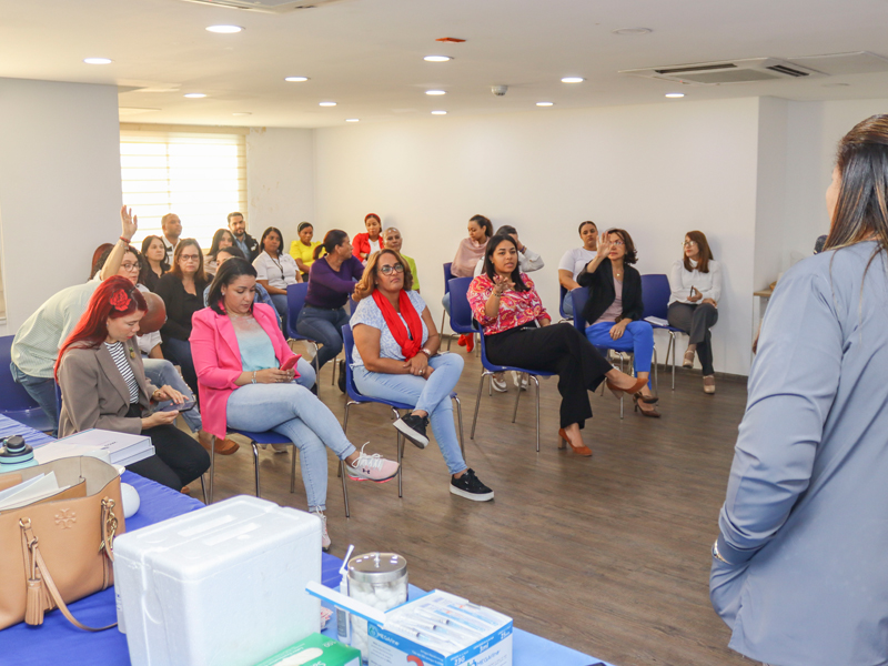 La Dirección general de Jubilaciones y Pensiones a Cargo del Estado (DGJP), en coordinación con el Centro de Vacunación y Atención al Prematuro (CEVAPRE), realizó una jornada de vacunación dirigida a sus colaboradores, con el objetivo de llevar salud y bienestar a su personal. La Dirección general de Jubilaciones y Pensiones a Cargo del Estado (DGJP), en coordinación con el Centro de Vacunación y Atención al Prematuro (CEVAPRE), realizó una jornada de vacunación dirigida a sus colaboradores, con el objetivo de llevar salud y bienestar a su personal.
