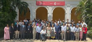 La Dirección General de Jubilaciones y Pensiones a Cargo del Estado (DGJP) participó en el Seminario Iberoamericano sobre la Comunicación en el Ámbito de la Seguridad Social, celebrado en Colombia, con el objetivo de fortalecer la comunicación de las instituciones de seguridad y protección social en Iberoamérica. En representación del director general, licenciado Juan Rosa, el subdirector de la DGJP, licenciado Félix Joel Almonte, expresó su satisfacción por formar parte y coorganizar este evento, desarrollado los días 20 y 21 del presente mes. Además, fue ponente con el tema "Retos de la Comunicación Digital, la Inteligencia Artificial y La Desinformación-Fake-News en los Sistemas de la Seguridad Social ”, donde abordó el impacto de la difusión de información errónea en este ámbito.