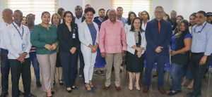 Próximo a la celebración de la Semana de Ética 2025, a efectuarse del 28 de abril al 2 de mayo, la Dirección General de Jubilaciones a Cargo del Estado (DGJP), realizó un foro para sus colaboradores titulado “Corrupción y buenas prácticas gubernamentales’’, con la finalidad de analizar y debatir el impacto de la corrupción, la transparencia, la ética, los valores, antivalores y las estrategias para prevenir y denunciar actos irregulares en el Estado. Durante el evento el director general de Jubilaciones y Pensiones, licenciado Juan Rosa resaltó que la transparencia inicia el accionar del más pequeño colaborador hasta el más grande, manifestando además que el combate a la corrupción comienza por nosotros mismos.