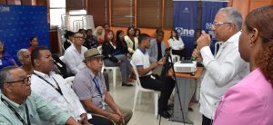 Con el objetivo de brindar conocimientos sobre el proceso para obtener una pensión y los beneficios del sistema, la Dirección General de Jubilaciones y Pensiones a Cargo del Estado (DGJP) impartió la charla titulada “Sistema de Reparto, Procedimientos y Beneficios para los Afiliados” a los colaboradores de la Oficina Nacional de Estadísticas (ONE). La iniciativa forma parte de un recorrido por distintas entidades estatales para dar a conocer las ventajas del sistema.