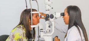 La Direccion General de Jubilaciones y Pensiones a Cargo del Estado (DGJP) en coordinación con el Instituto Contra la Ceguera por Glaucoma (INCOCEGLA), realizaron este lunes un operativo oftalmológico en el que participaron empleados de la DGJP, como una manera de contribuir a su salud visual y que los mismos puedan tener un mejor desempeño laboral y personal. En la jornada visual iniciada a las 8:30 am, los colaboradores recibieron por parte del equipo médico del INCOCEGLA, estudios especializados, examen de la vista e indicaciones medicas según los resultados arrojados en cada caso.