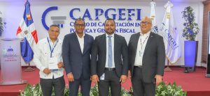 Colaboradores de la dirección General de Jubilaciones y Pensiones a Cargo del Estado (DGJP), fueron destacados este miércoles durante la graduación del Diplomado en Planificación y Gestión de Proyectos de Inversión Pública, impartido por el Centro de Capacitación en Política y Gestión Fiscal (CAPGEFI).