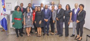 La Dirección General de Jubilaciones y Pensiones a Cargo del Estado (DGJP), presentó los resultados del T1 correspondiente al primer trimestre enero/marzo de 2025, alcanzando una puntuación de un 97.9% en la evaluación de logros institucionales, con más del 90% de las metas cumplidas, según el Seguimiento y Monitoreo del Plan Operativo Anual (POA). El subdirector licenciado Felix Joel Almonte, en representación del director general licenciado Juan Rosa, destacó el esfuerzo de todas las áreas en la obtención de los resultados obtenidos, además felicitó a las unidades por sus aportes y dedicación para la postulación al Premio Nacional de la Calidad y destacó la ejecución presupuestaria de un 98.55% en pensiones y un 100.26% en el ámbito administrativo.