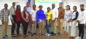 Con el objetivo de orientar a los servidores público de nuevo ingreso, la Dirección General de Jubilaciones y Pensiones a Cargo del Estado (DGJP) impartió una charla titulada “Inducción Institucional” a los nuevos integrantes de la DGJP. La capacitación, que tuvo como objetivo dotar a los nuevos servidores públicos de una efectiva orientación general sobre las funciones de la DGJP, estuvo a cargo del departamento de Recursos Humanos, en coordinación con las Divisiones de Evaluación del Desempeño y Capacitación, y la Organización del Trabajo y Compensaciones.